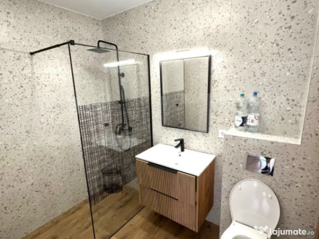 Apartament modern, 50 mp, parcare, balcon, zona Teilor 