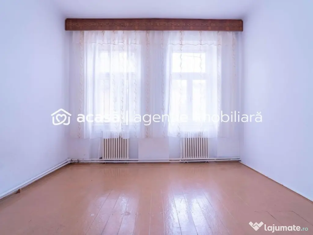 Apartament ultracentral Arad – 468 mp teren propriu, ga... 