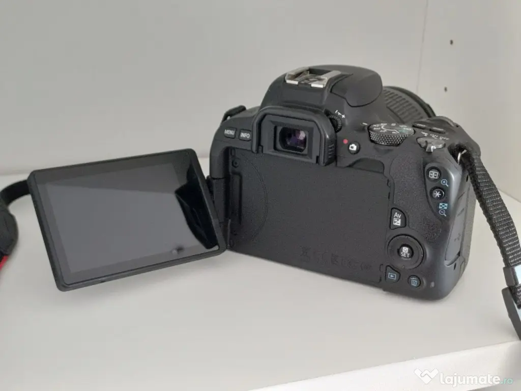 Aparat foto DSRL Canon EOS 200D WiFi 