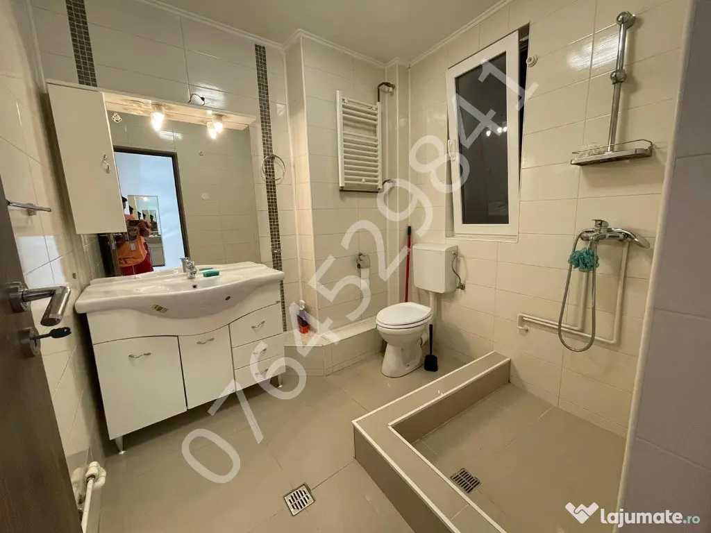 Garsoniera dubla,Universitate,langa Grand hotel si statia de metrou 