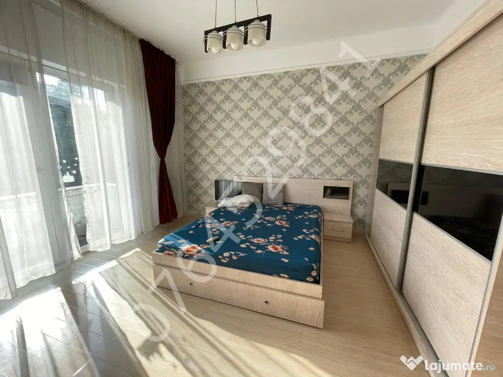 Garsoniera dubla,Universitate,langa Grand hotel si statia de metrou 