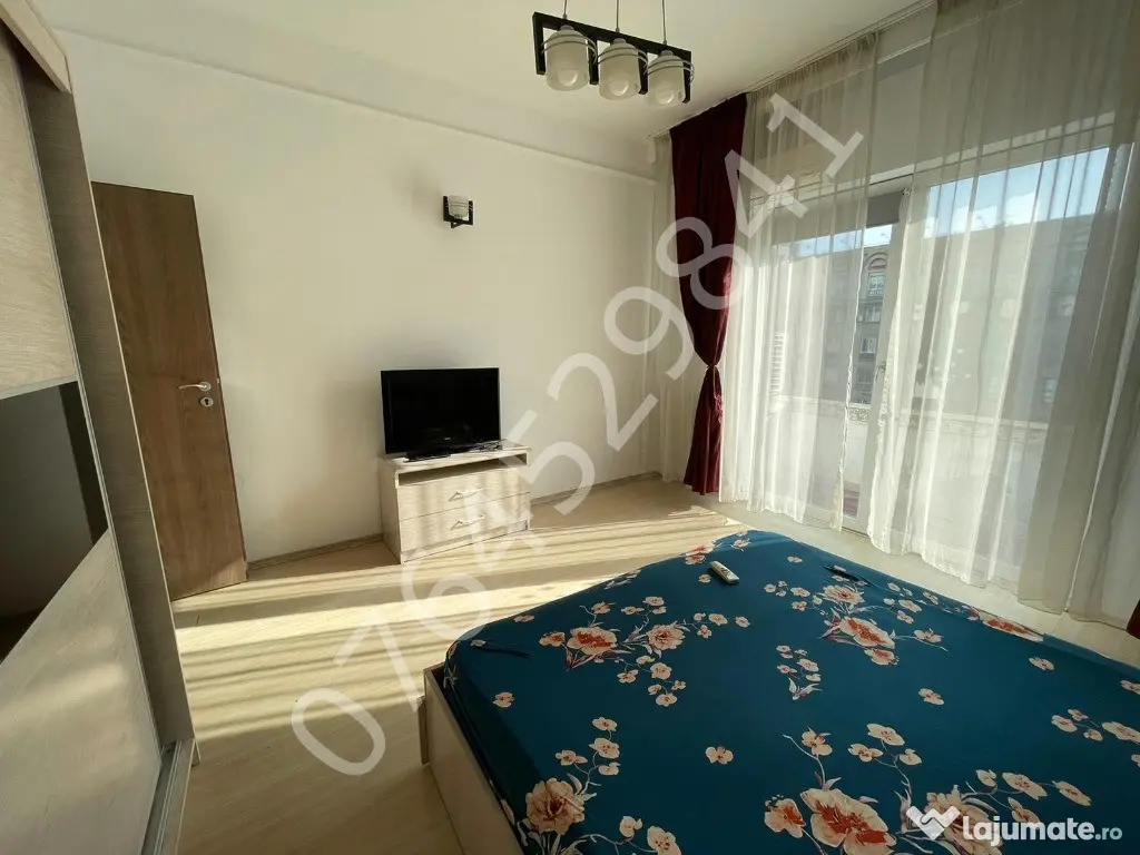 Garsoniera dubla,Universitate,langa Grand hotel si statia de metrou 