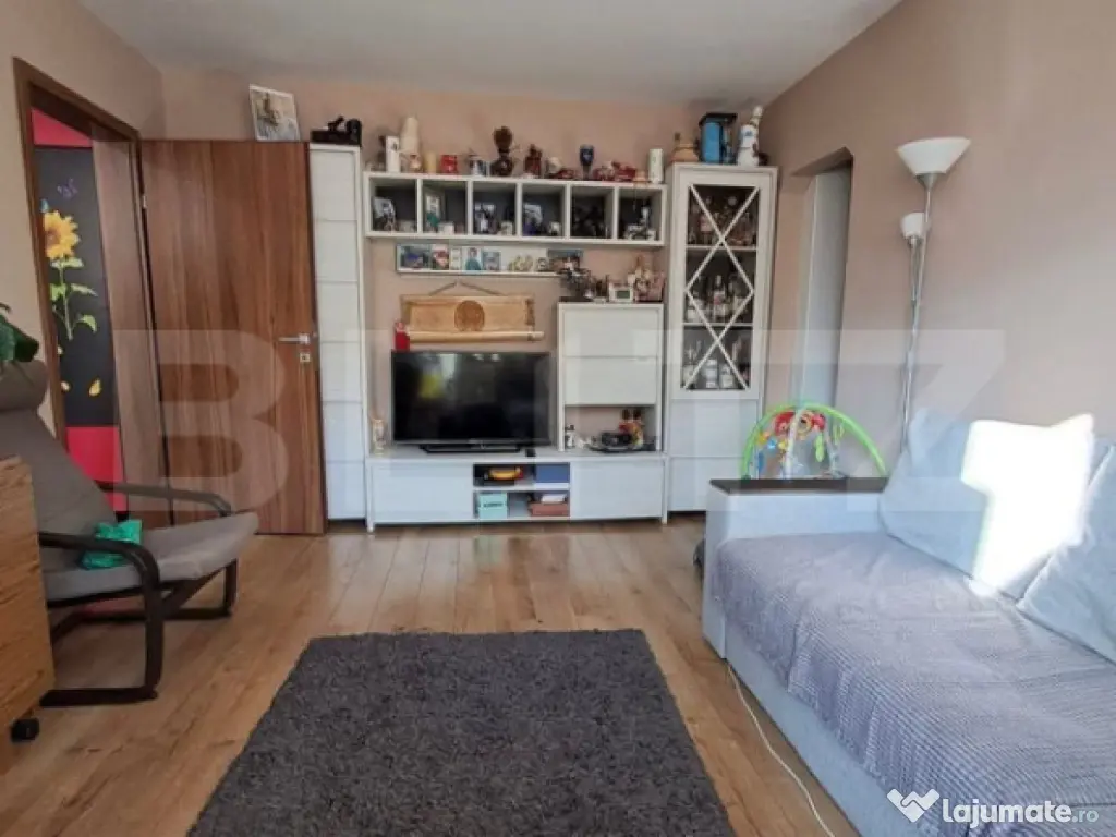 Apartament cu 4 camere, renovat 2024, centrală nouă, boxă 