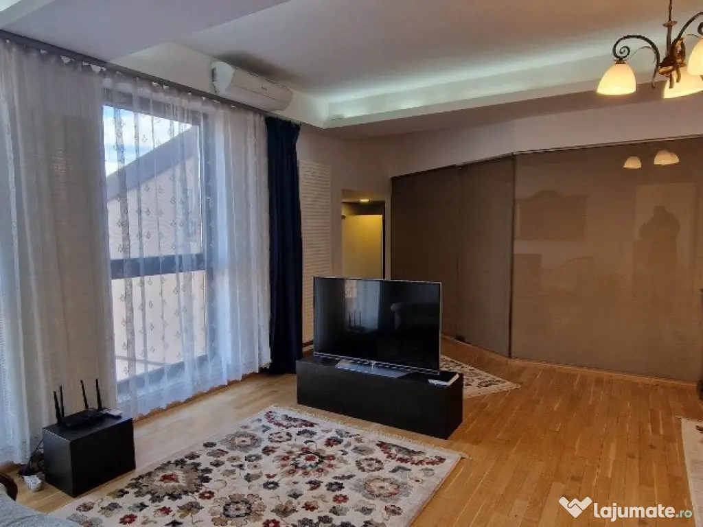 Apartament 3 camere de închiriat, central/ Cuza Vodă 