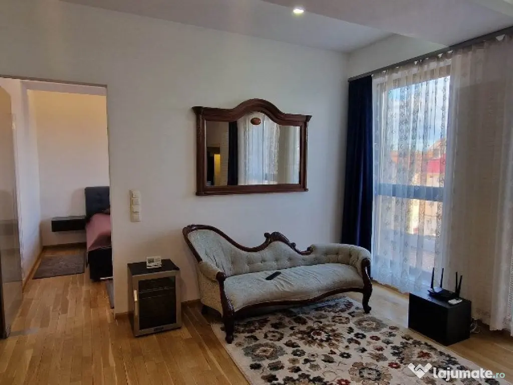 Apartament 3 camere de închiriat, central/ Cuza Vodă 