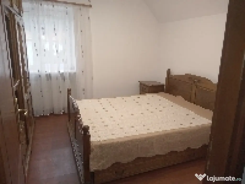Închiriez apartament cu 2 (doua) camere semidecomandat central 