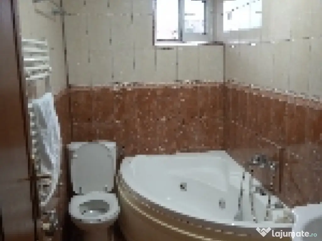 Închiriez apartament cu 2 (doua) camere semidecomandat central 