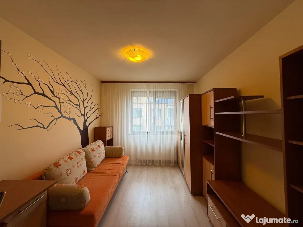 Apartament 3 camere, decomandat, zona Progresul 