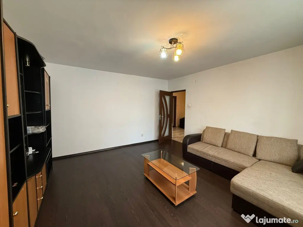 Apartament 3 camere, decomandat, zona Progresul 