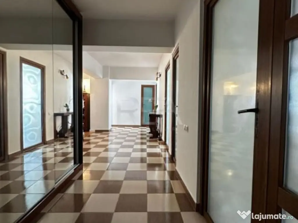 4 camere Dristor decomandat,inst. schimb.,et. 5,an 1987, met 