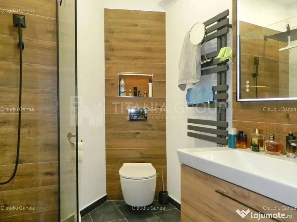 Apartament superb de 4 camere, curte proprie, zona Bartol... 