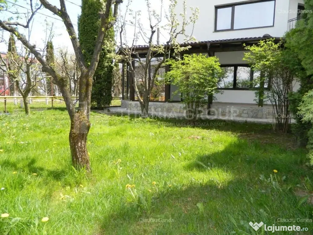 Apartament superb de 4 camere, curte proprie, zona Bartol... 