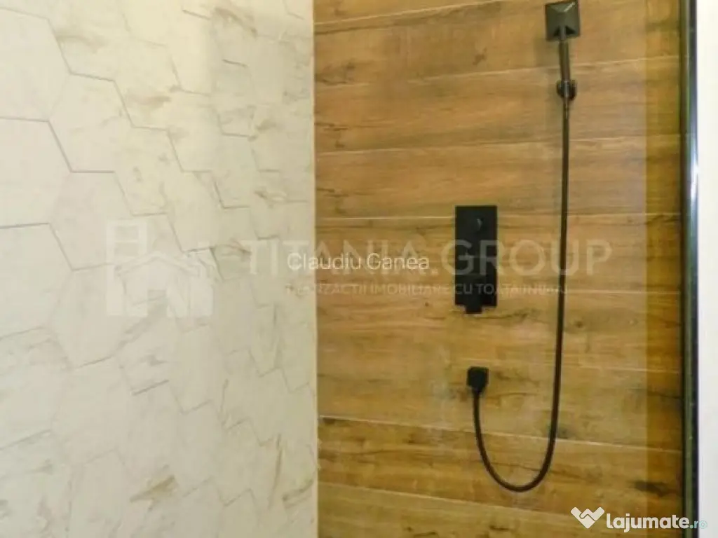 Apartament superb de 4 camere, curte proprie, zona Bartol... 