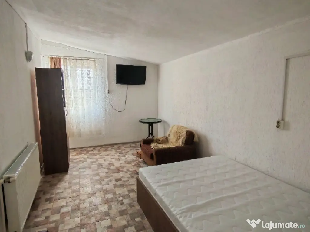 garsoniera de închiriat 