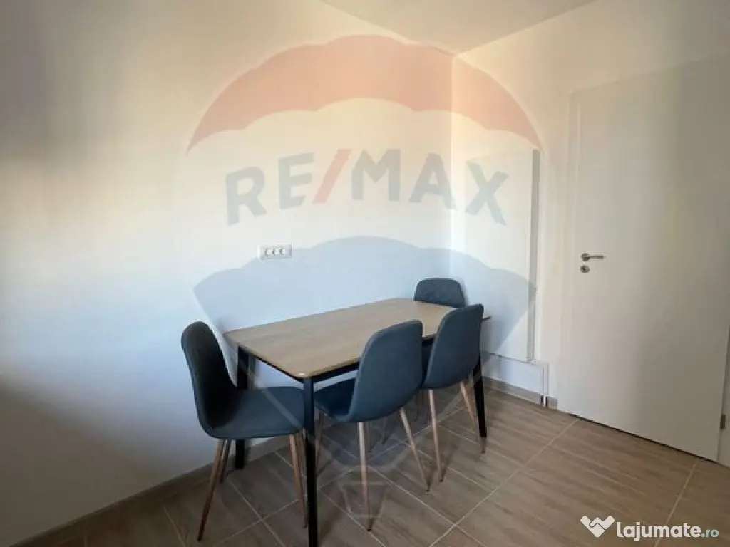 Apartament cu 4 camere de închiriat în zona Polivalenta 