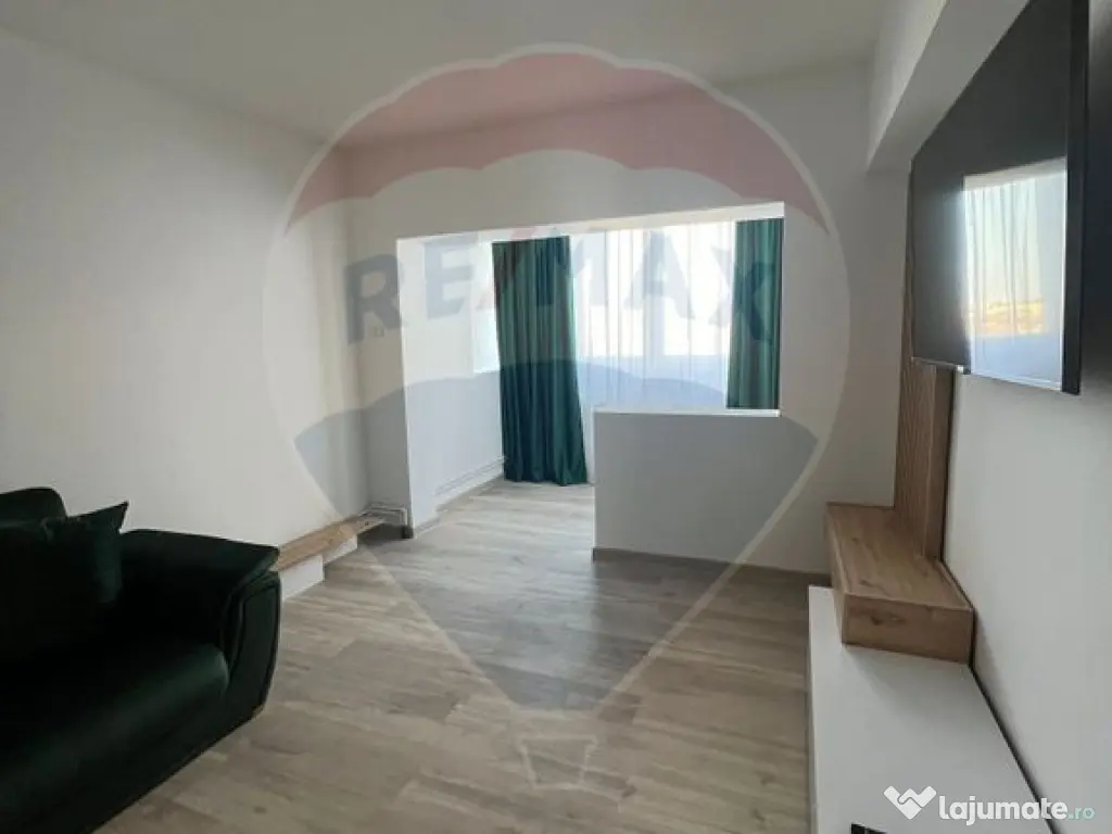 Apartament cu 4 camere de închiriat în zona Polivalenta 