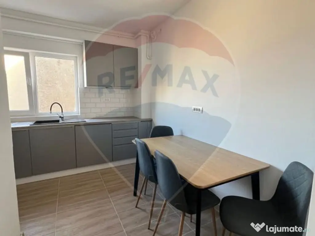 Apartament cu 4 camere de închiriat în zona Polivalenta 