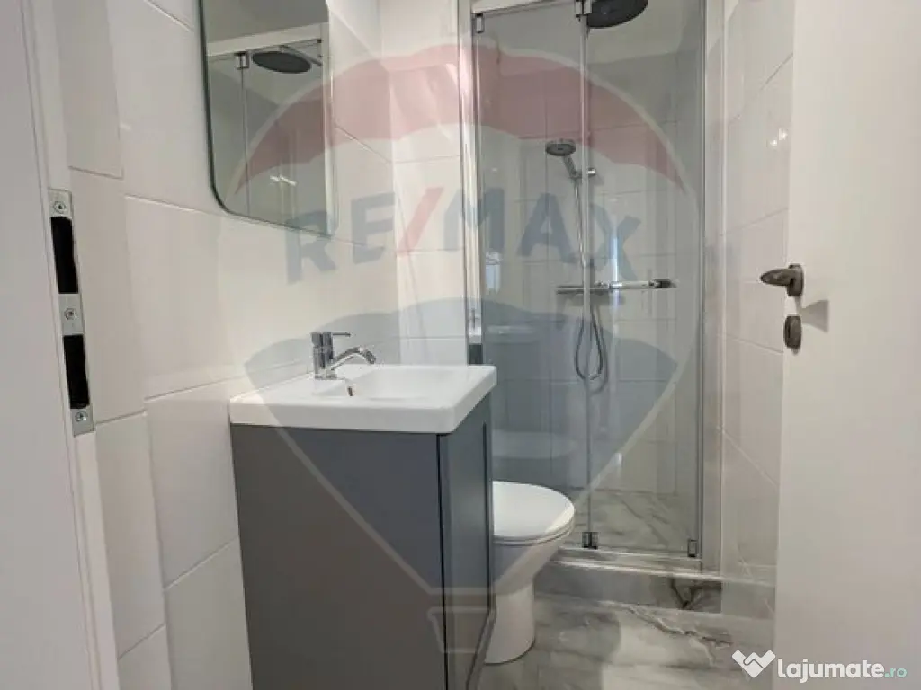 Apartament cu 4 camere de închiriat în zona Polivalenta 