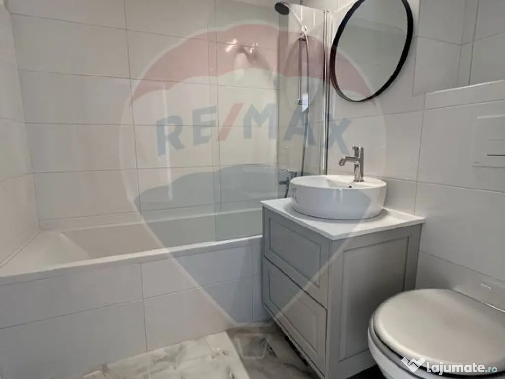 Apartament cu 4 camere de închiriat în zona Polivalenta 