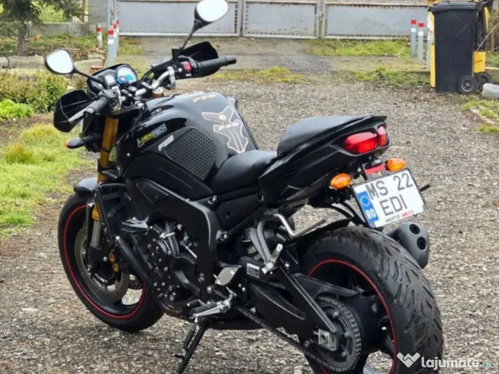 Yamaha FZ8 echipata touring