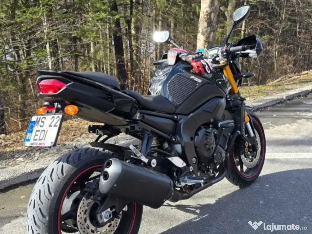Yamaha FZ8 echipata touring