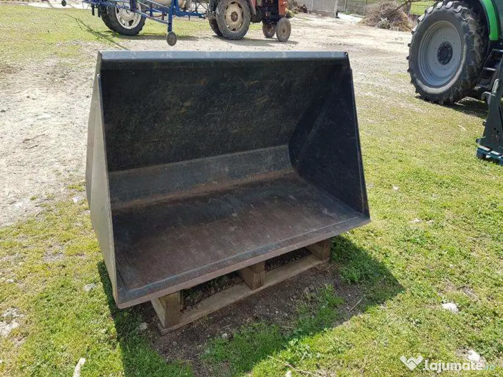 Tractor si plug reversibil