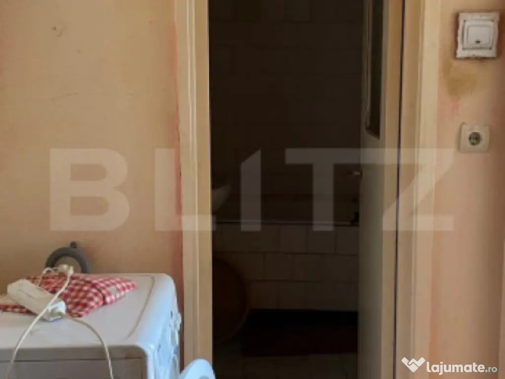 Apartament spatios cu 4 camere, 80 mp, etaj 2, Turda