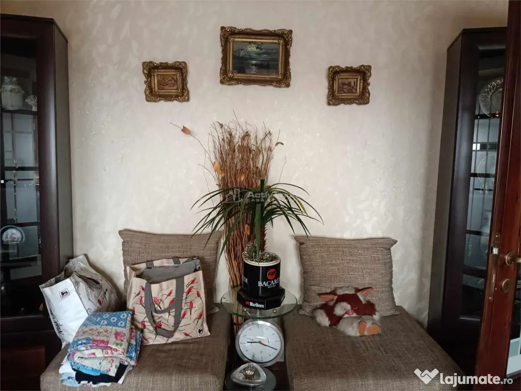 Piata Progresul - 3 camere - mobilat si utilat 