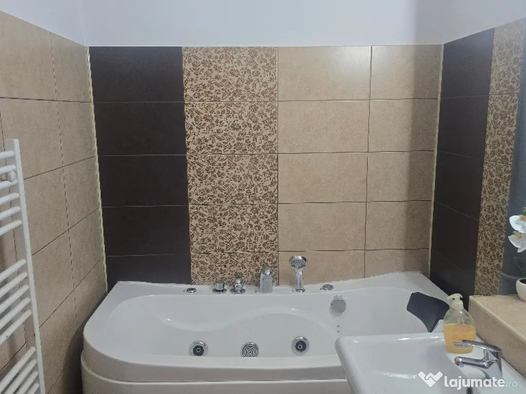 Inchiriez apartament cu 3 camere decomandat, Deva, Imp. Traia, mobilat 