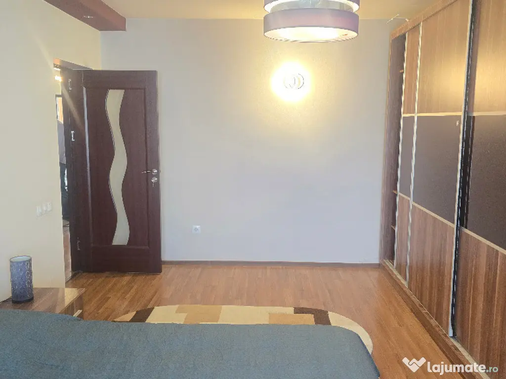 Inchiriez apartament cu 3 camere decomandat, Deva, Imp. Traia, mobilat 