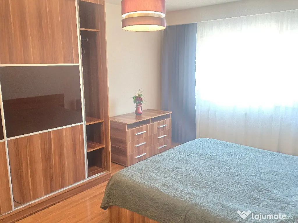 Inchiriez apartament cu 3 camere decomandat, Deva, Imp. Traia, mobilat 