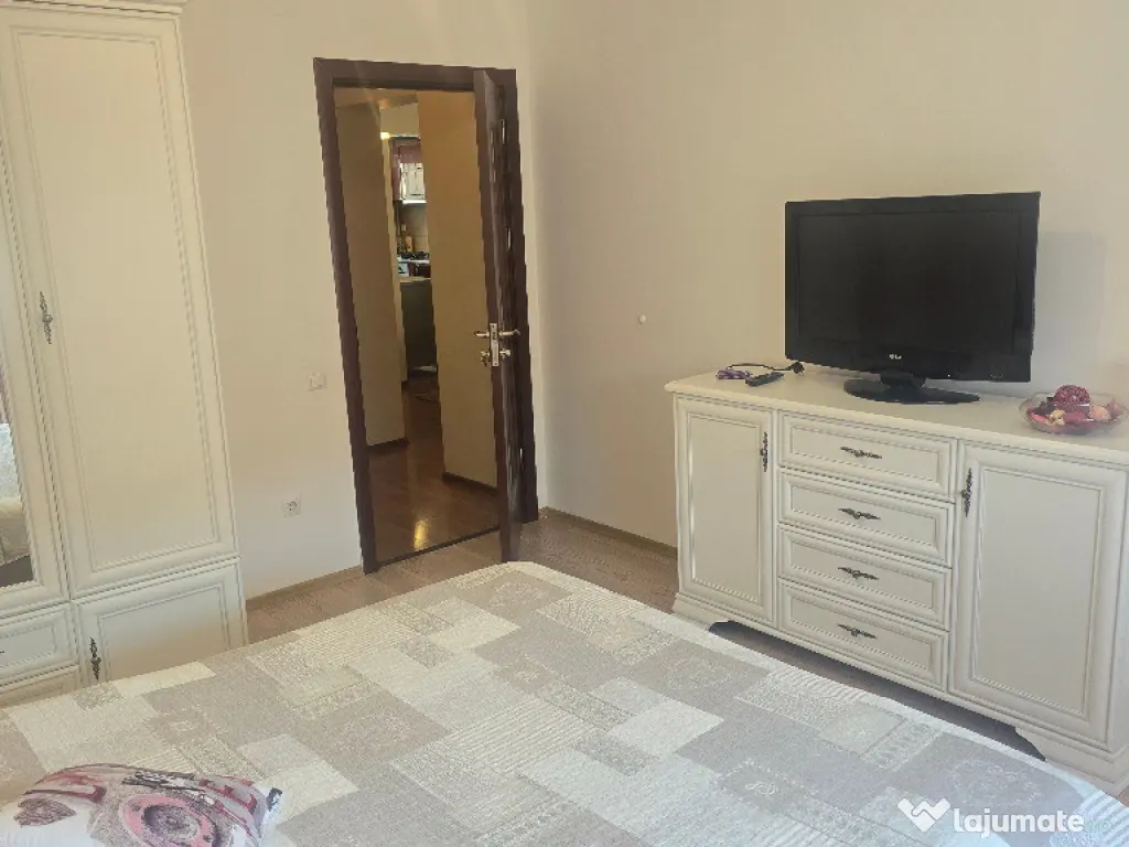 Inchiriez apartament cu 3 camere decomandat, Deva, Imp. Traia, mobilat 