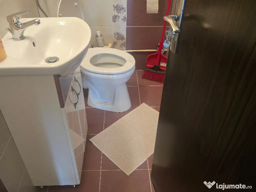 Inchiriez apartament cu 3 camere decomandat, Deva, Imp. Traia, mobilat 