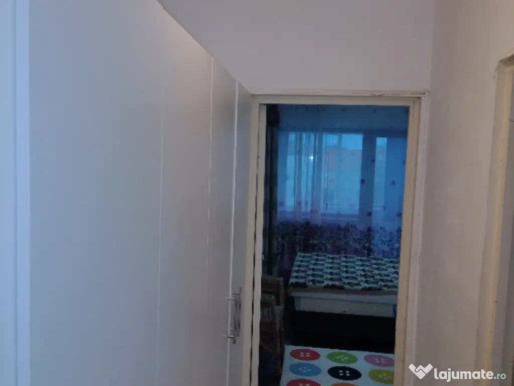 Închiriez apartament cu 2 camere, Piața Mica, str. Tudor Vladimirescu 