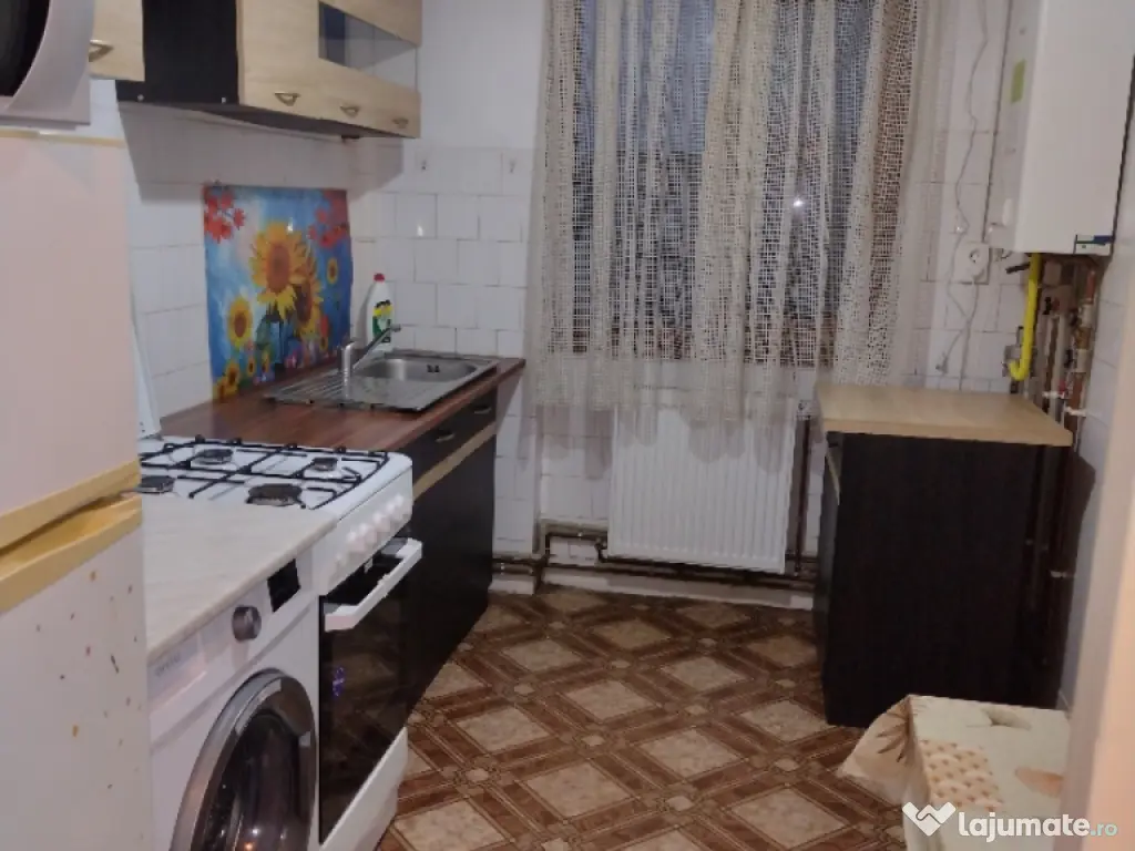 Închiriez apartament cu 2 camere, Piața Mica, str. Tudor Vladimirescu 