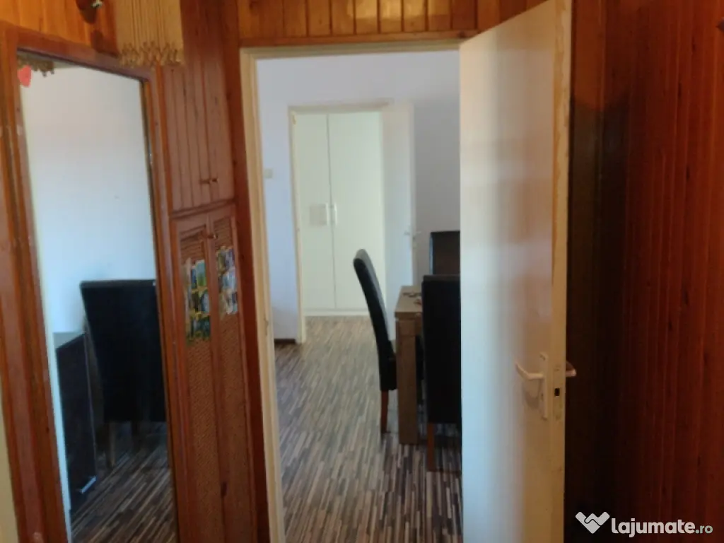 Închiriez apartament cu 2 camere, Piața Mica, str. Tudor Vladimirescu 