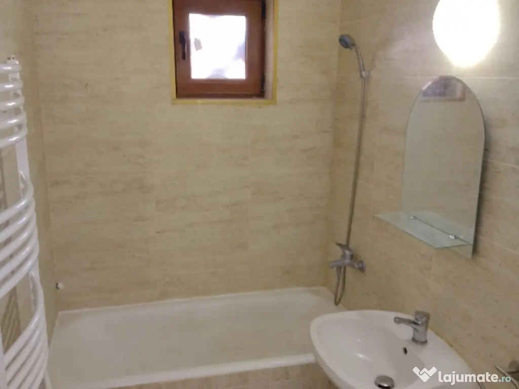 Închiriez apartament cu 2 camere, Piața Mica, str. Tudor Vladimirescu 