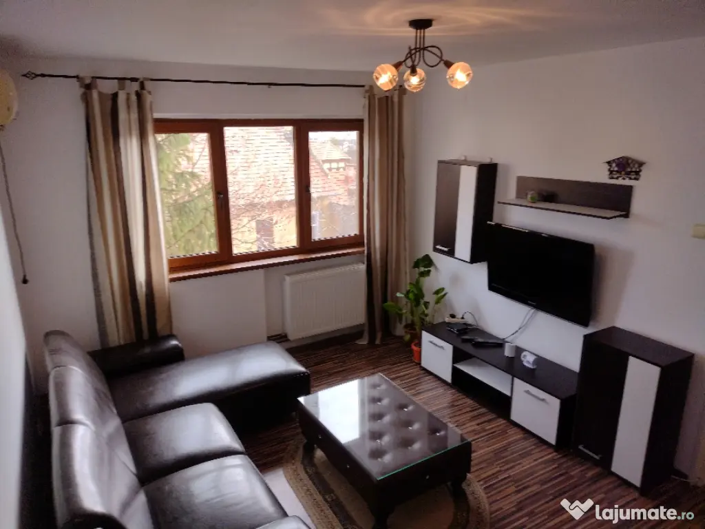 Închiriez apartament cu 2 camere, Piața Mica, str. Tudor Vladimirescu 