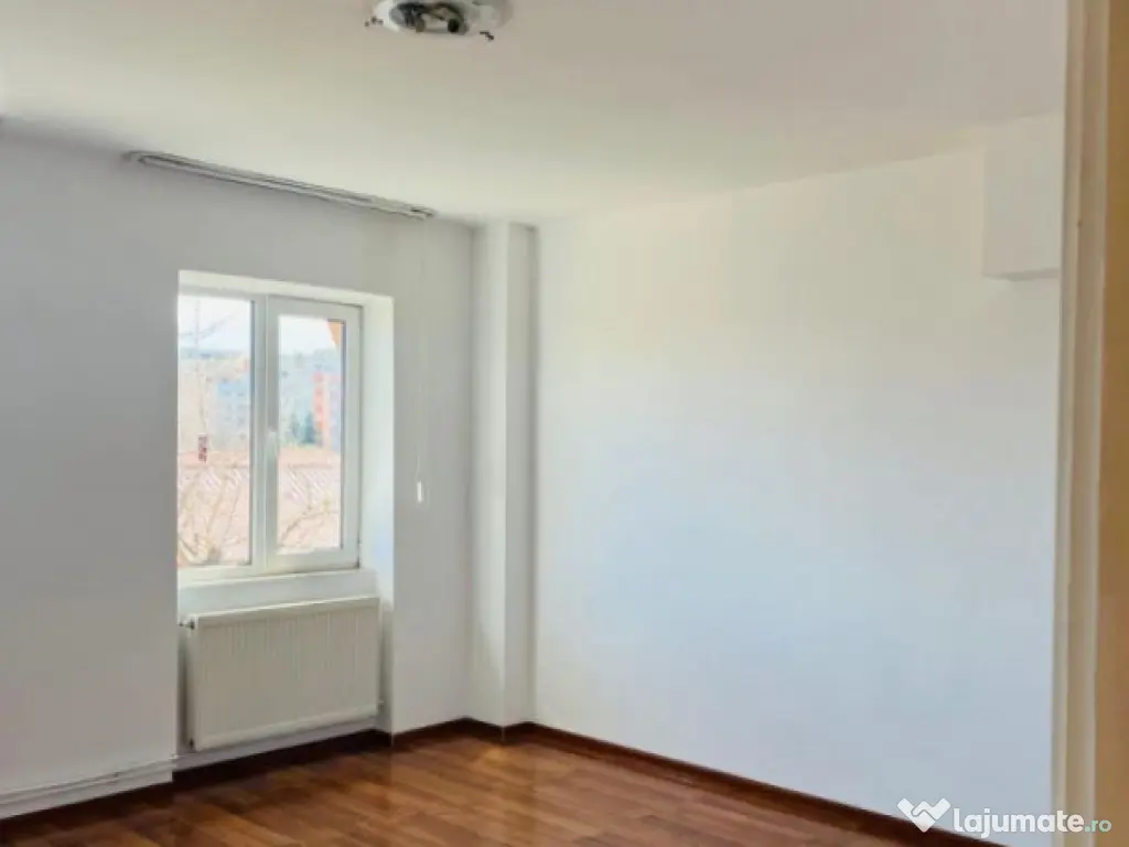 Apartament decomandat cu vedere libera Centrul Civic