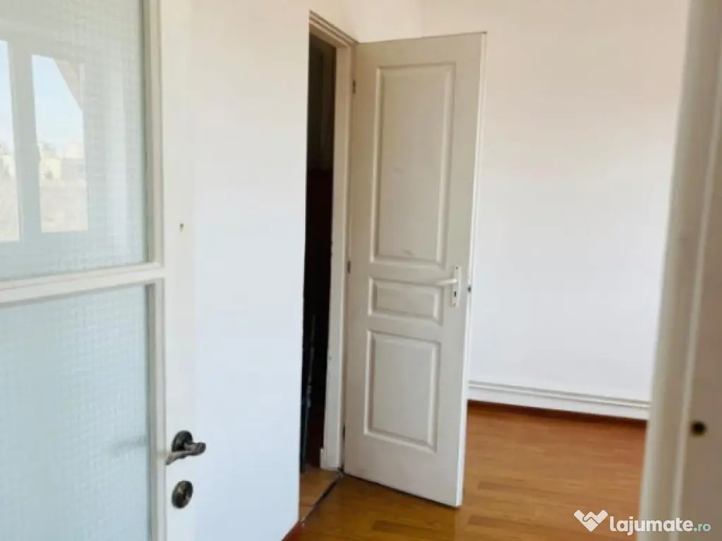 Apartament decomandat cu vedere libera Centrul Civic