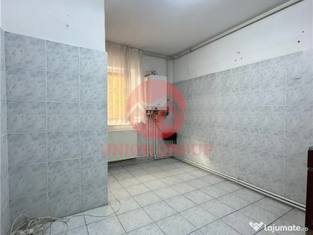 Apartament 4 Camere Decomandat, Etaj 2, Zona KM 4-5 