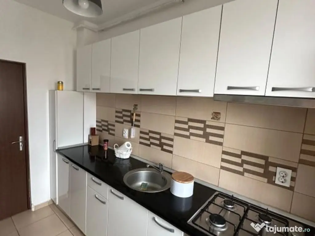 Apartament 3 Camere la 10 minute de statia de metrou Dimi... 