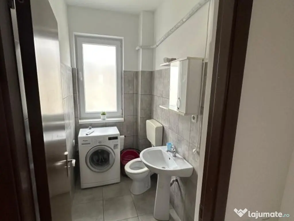 Apartament 3 Camere la 10 minute de statia de metrou Dimi... 