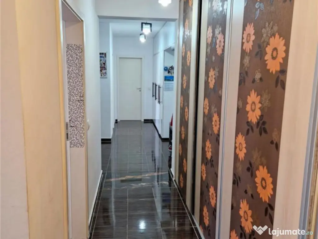 Apartament 3 camere 2 balcoane 