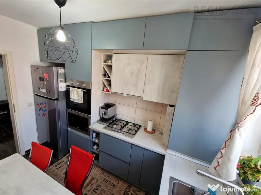 Apartament 3 camere 2 balcoane 