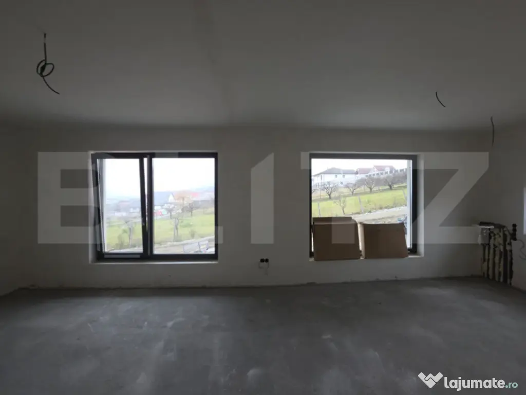 Apartament spațios 110 mp, 2 parcări, terasă și curte, f 