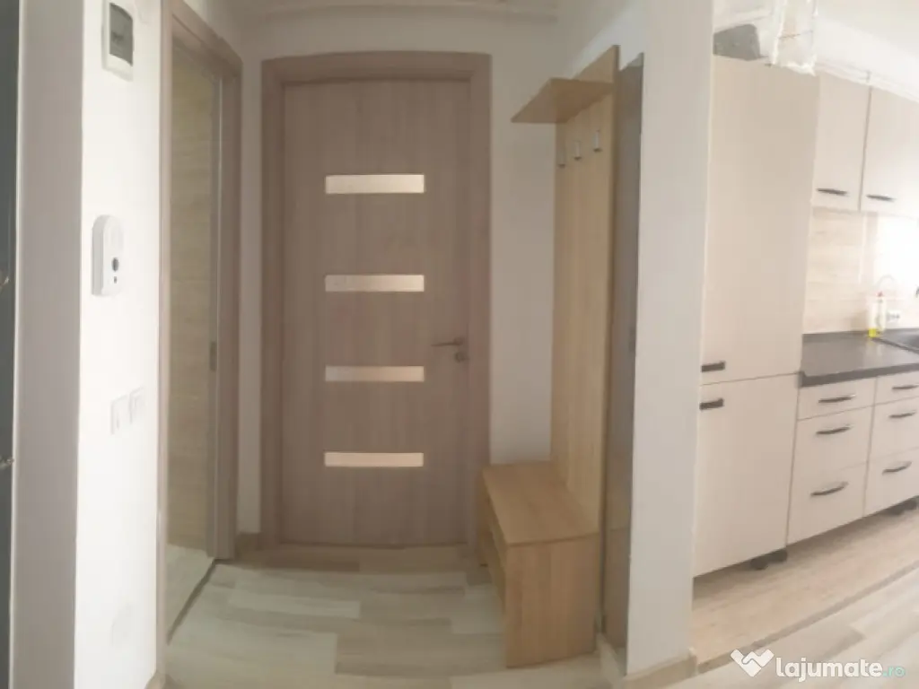 Apartament 4 camere, 100mp (împartit în 2 ap. decomandate)