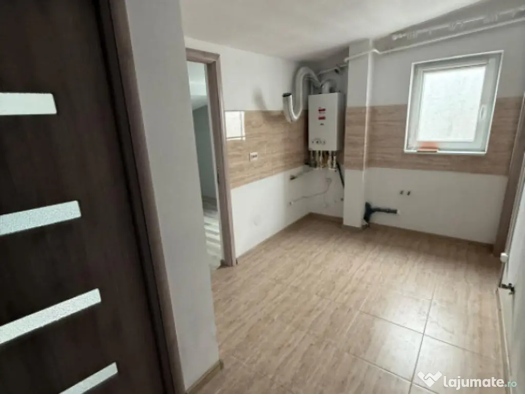 Apartament 4 camere, 100mp (împartit în 2 ap. decomandate)