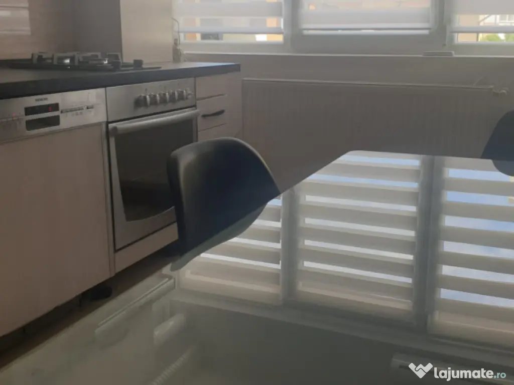 Apartament 4 camere, 100mp (împartit în 2 ap. decomandate)