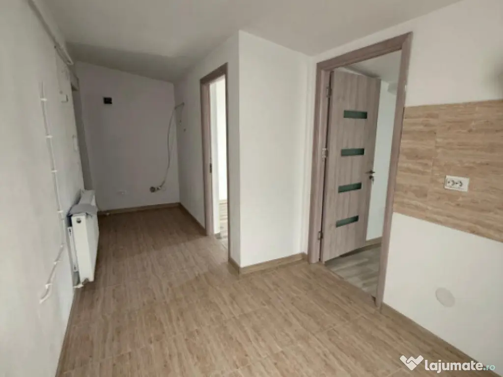 Apartament 4 camere, 100mp (împartit în 2 ap. decomandate)